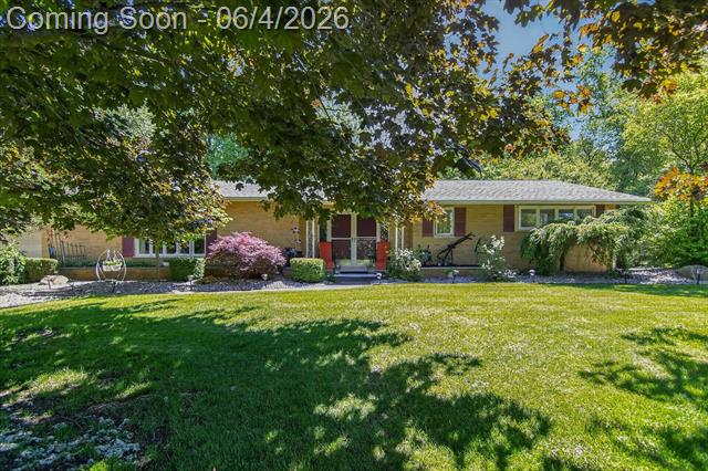 front view picture of 3831 Guest Rd, Jackson, MI. 49203