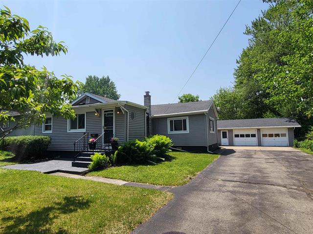 front view picture of 1010 Pearce, Owosso, MI. 48867