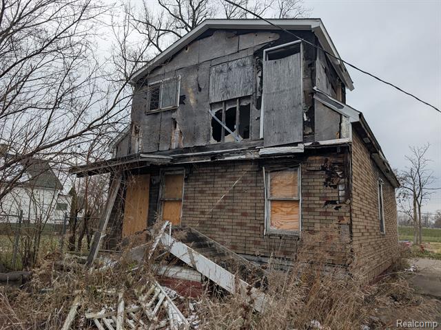 front view picture of 1984 Dearing, Hamtramck, MI. 48212