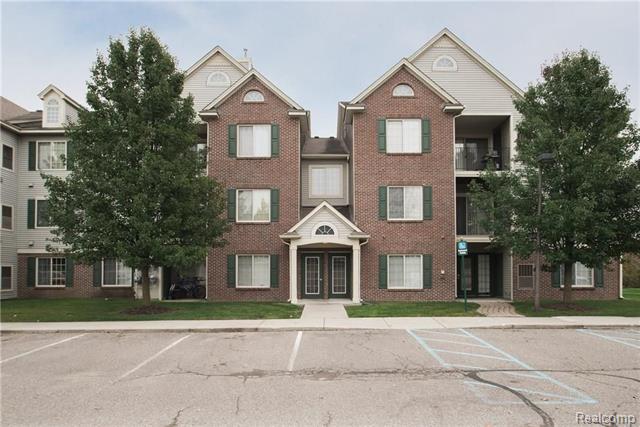 front view picture of 14105 Pinehurst Lane, Grand Blanc, MI. 48439