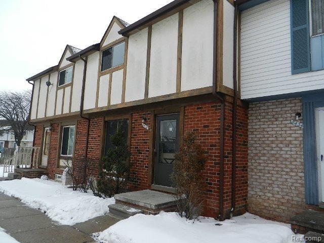 front view picture of 8436 Hickory Dr #8436, Sterling Heights, MI. 48312