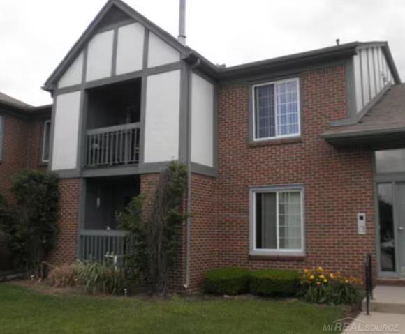 front view picture of 15530 Ashley Ct. #65, Macomb, MI. 48044