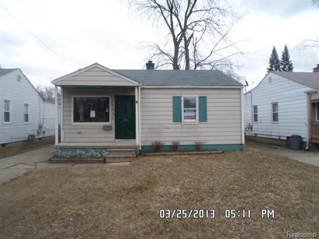 front view picture of 26074 Barrington St, Madison Heights, MI. 48071