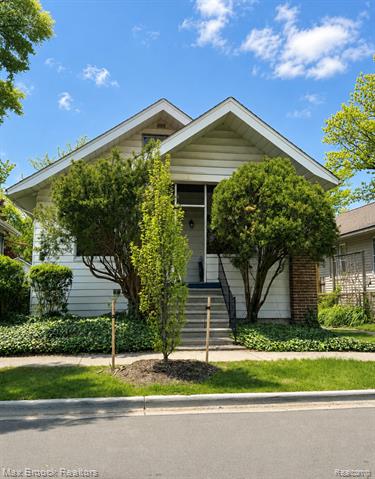 front view picture of 608 S Pleasant St, Royal Oak, MI. 48067