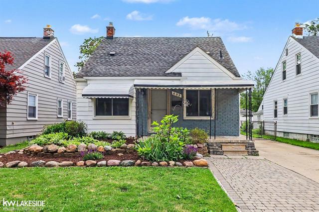 front view picture of 605 S Campbell Rd, Royal Oak, MI. 48067