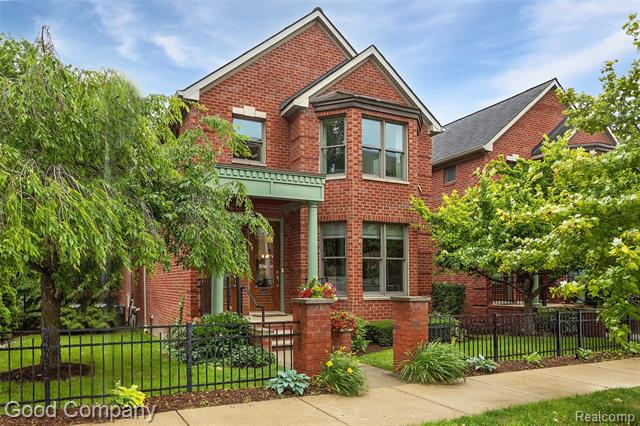 front view picture of 605 S Troy St, Royal Oak, MI. 48067