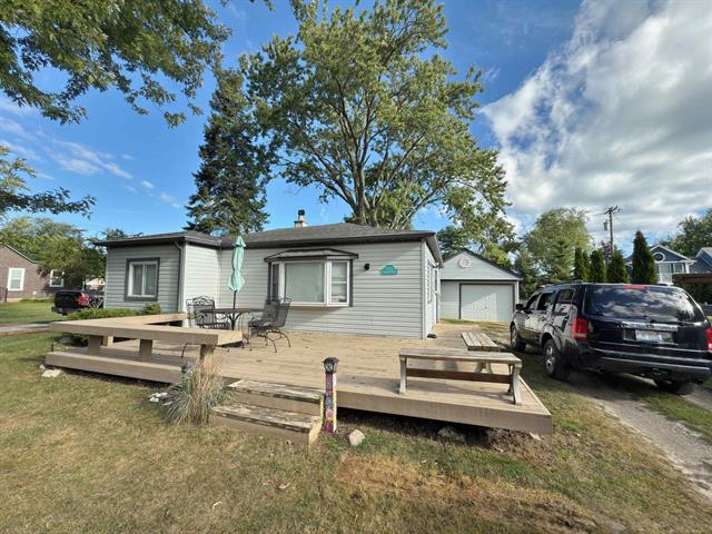 front view picture of 7525 Elmwood, Lexington, MI. 48450