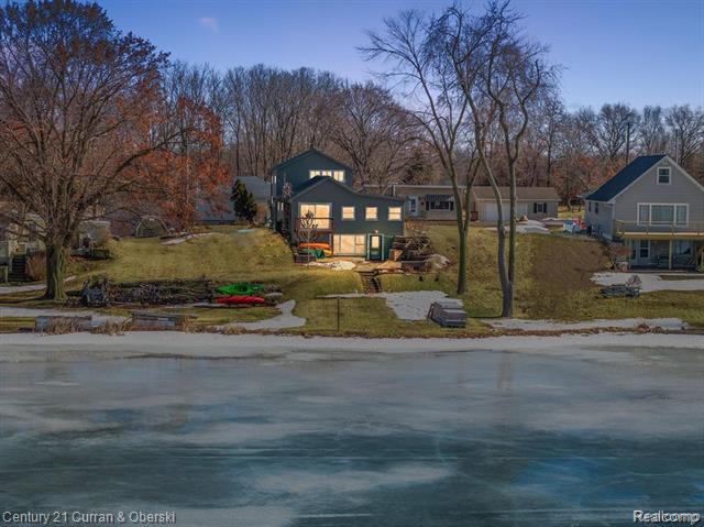 front view picture of 222 Ackerson Lake Dr, Jackson, MI. 49201