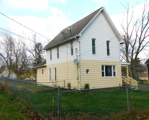 front view picture of 138 E Euclid Ave, Jackson, MI. 49203