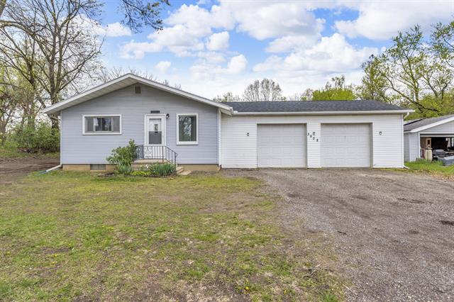 front view picture of 3908 Seymour Rd, Jackson, MI. 49201