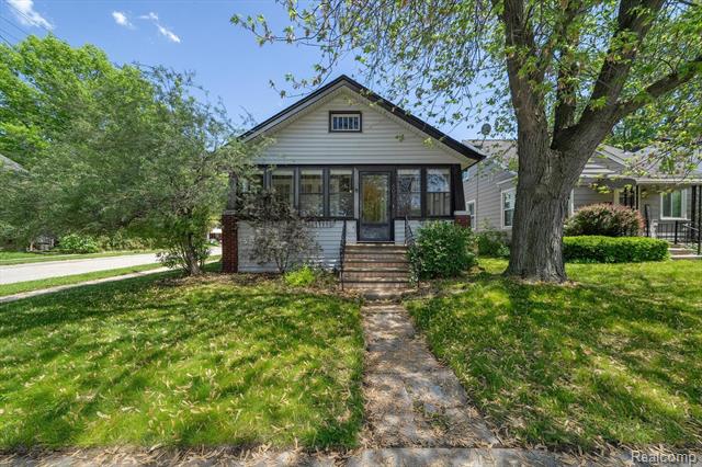 front view picture of 601 S Kenwood Ave, Royal Oak, MI. 48067