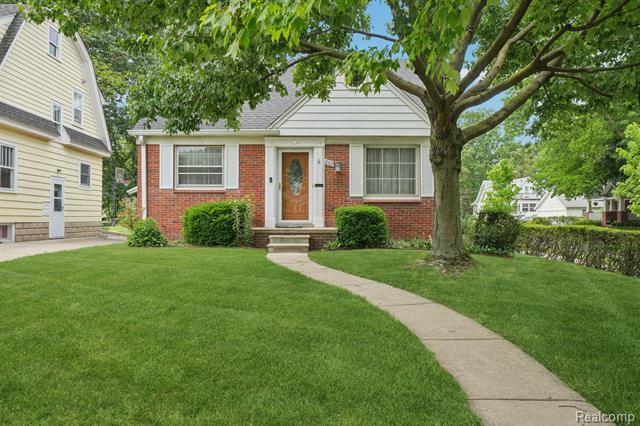 front view picture of 602 Lawson St, Royal Oak, MI. 48067