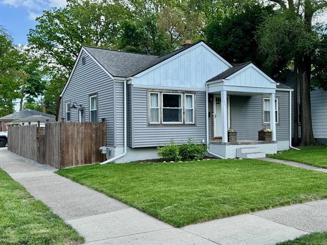 front view picture of 601 S Edgeworth Ave, Royal Oak, MI. 48067