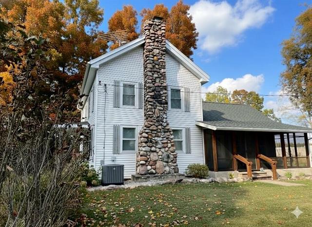 front view picture of 4251 Squires Rd, Quincy, MI. 49082