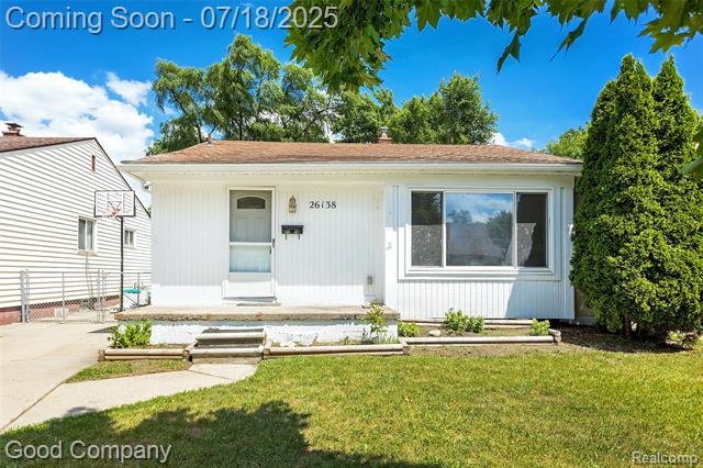 front view picture of 26138 Dartmouth St, Madison Heights, MI. 48071