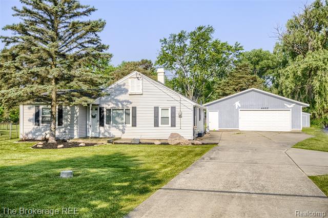 front view picture of 4462 Dye Road, Swartz Creek, MI. 48473
