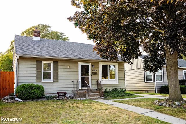 front view picture of 26147 Palmer St, Madison Heights, MI. 48071