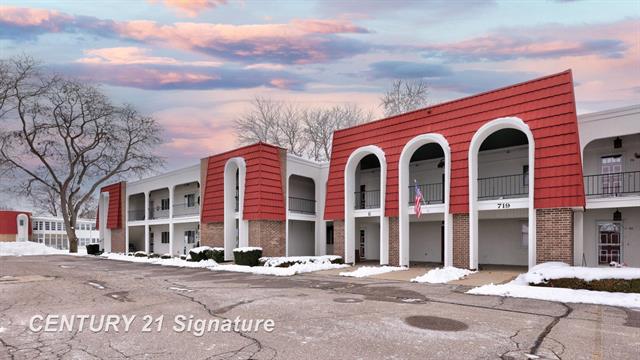 front view picture of 719 Kennely  (E69), Saginaw, MI. 48609