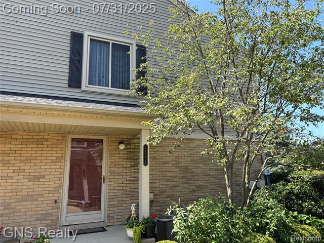 front view picture of 44594 Connecticut, Clinton Township, MI. 48038