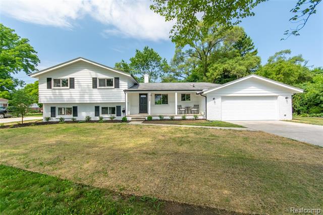 front view picture of 26225 Middlebelt Rd, Farmington, MI. 48334