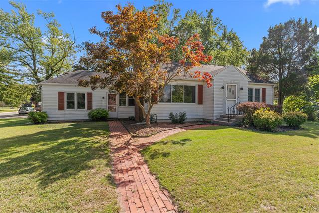 front view picture of 308 River, Hillsdale, MI. 49242