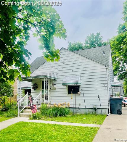 front view picture of 13680 Borgman St, Oak Park, MI. 48237
