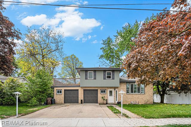 front view picture of 604 E North, Owosso, MI. 48867