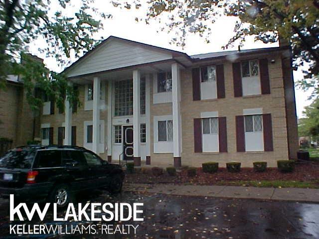 front view picture of 29216 Gloede, Warren, MI. 48088