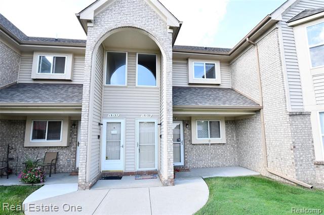 front view picture of 15139 Northpointe Drive, Sterling Heights, MI. 48313
