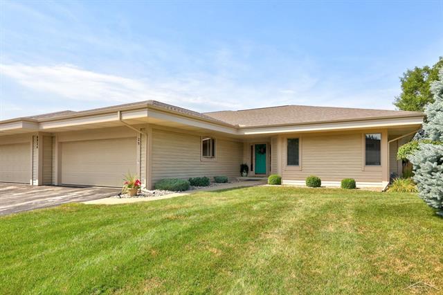 front view picture of 8924 Oak Meadow #25, Saginaw, MI. 48609