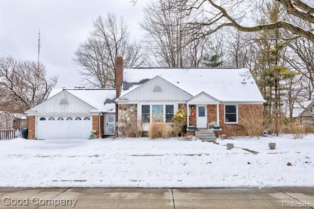front view picture of 26551 Tulare St, Oak Park, MI. 48237