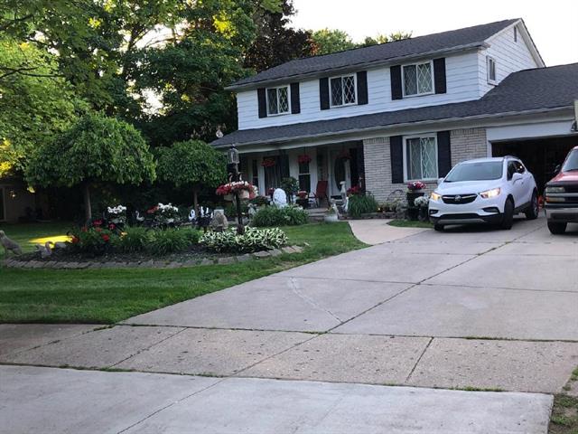 front view picture of 17350 Coral Gables Ave, Southfield, MI. 48076