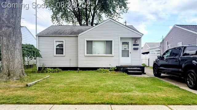 front view picture of 26315 Hampden St, Madison Heights, MI. 48071