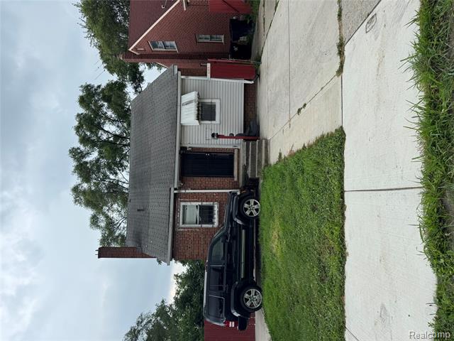 front view picture of 13469 Dwyer Street, Hamtramck, MI. 48212