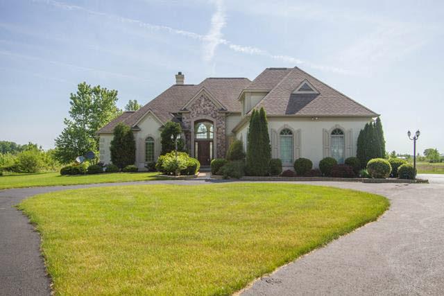 front view picture of 11694 Robinshire, Temperance, MI. 48182
