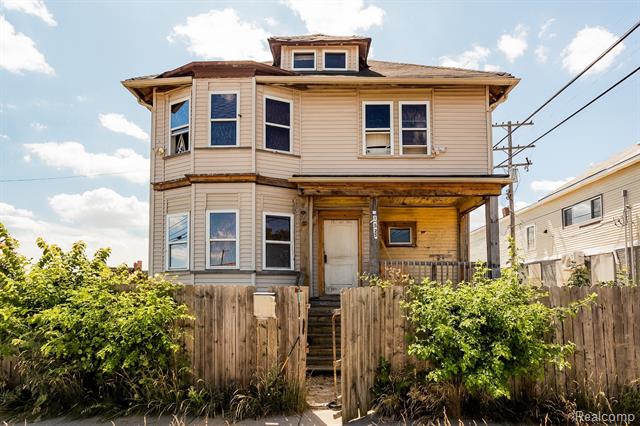 front view picture of 1525 Spruce Street, Detroit, MI. 48216