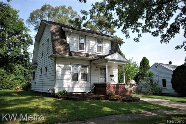 front view picture of 320 W Hayes Ave., Hazel Park, MI. 48030