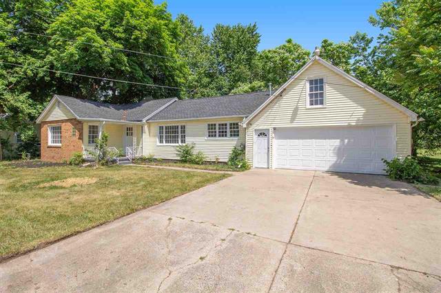 front view picture of 1708 W Franklin St, Jackson, MI. 49203