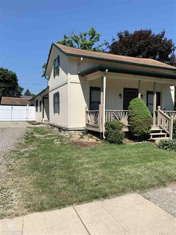 front view picture of 314 S Main, Almont, MI. 48003
