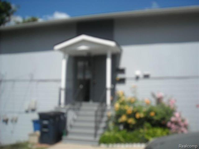front view picture of 253 Brookridge Court, Ann Arbor, MI. 48103