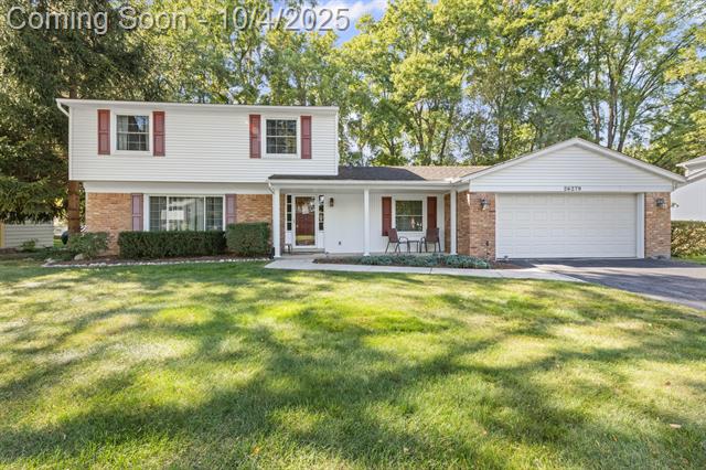 front view picture of 26279 Westmeath St, Farmington, MI. 48334