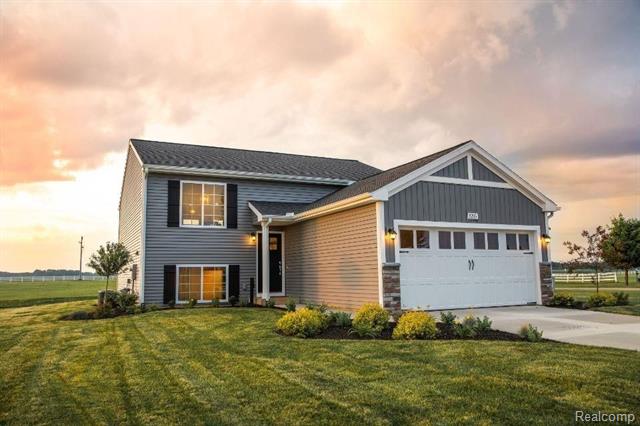 front view picture of 3209 Hill Hollow Lane, Howell, MI. 48855