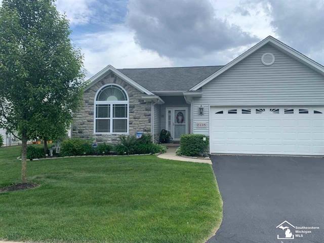 front view picture of 2118 Fountain Circle, Lambertville, MI. 48144