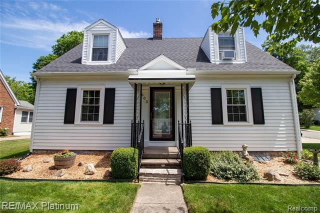 front view picture of 603 N Michigane  Avenue, Howell, MI. 48843