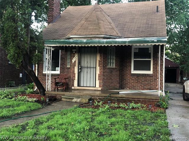 front view picture of 17588 Stansbury Avenue, Detroit, MI. 48235