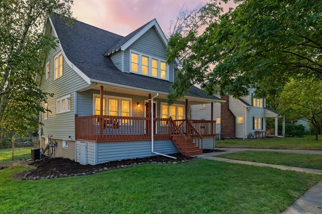 front view picture of 105 Pleasant Place, Ann Arbor, MI. 48103
