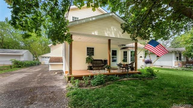 front view picture of 935 Ottawa Avenue, Ypsilanti, MI. 48198