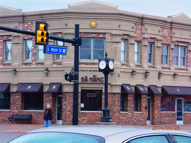 front view picture of 5 S Main Street, Clawson, MI. 48017