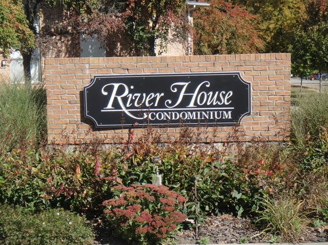 front view picture of 1249 Island Drive, Ann Arbor, MI. 48105