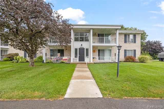 front view picture of 35916 Ann Arbor Trail, Livonia, MI. 48150
